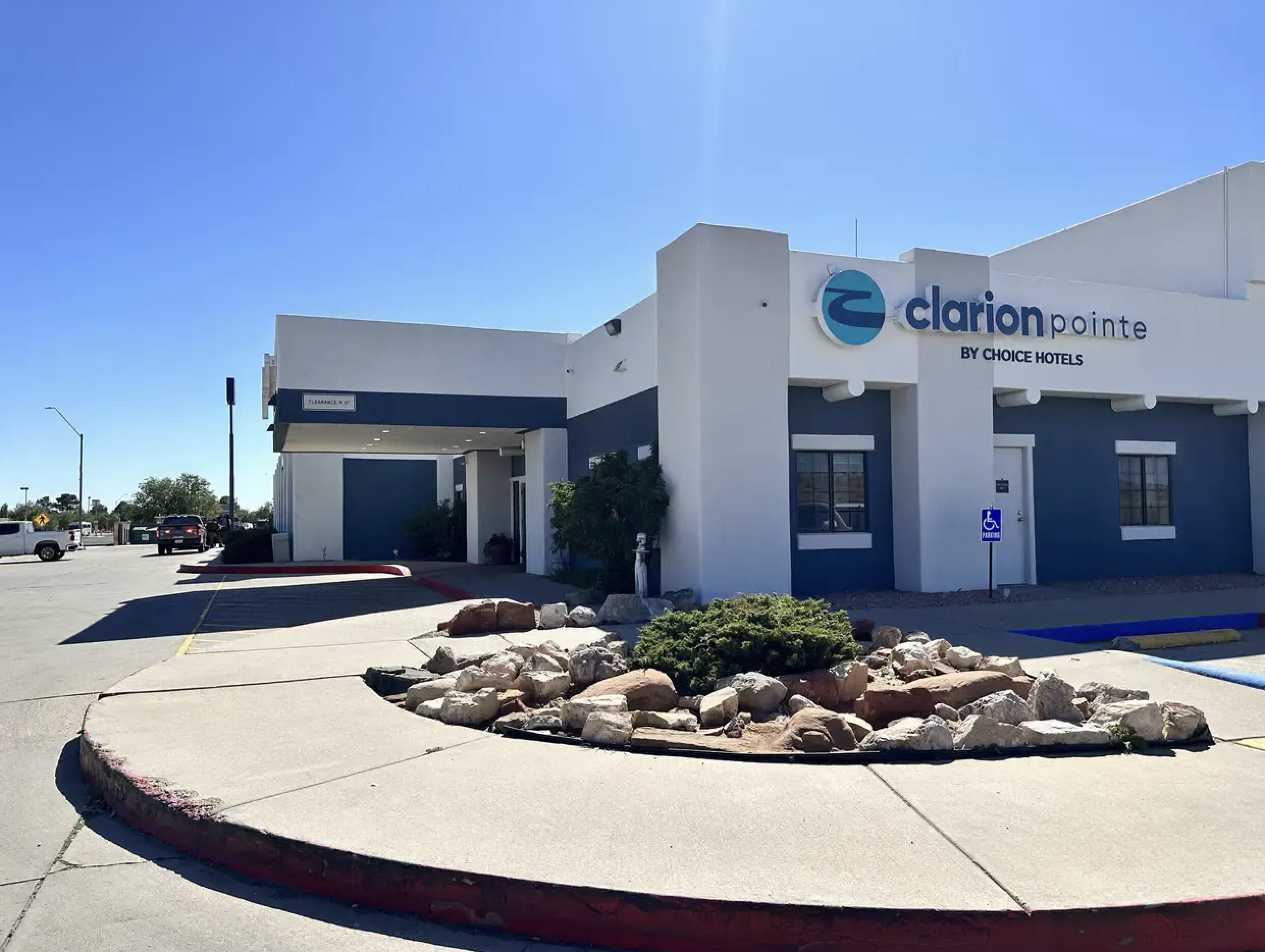 Clarion Pointe Winslow I-40 - Winslow, AZ photo 1